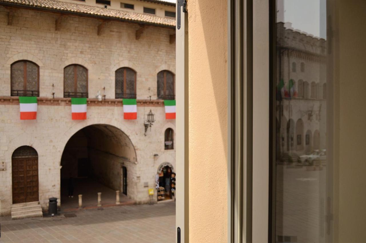 Palazzo Bozzoni Assisi Boutique Apartments Екстер'єр фото