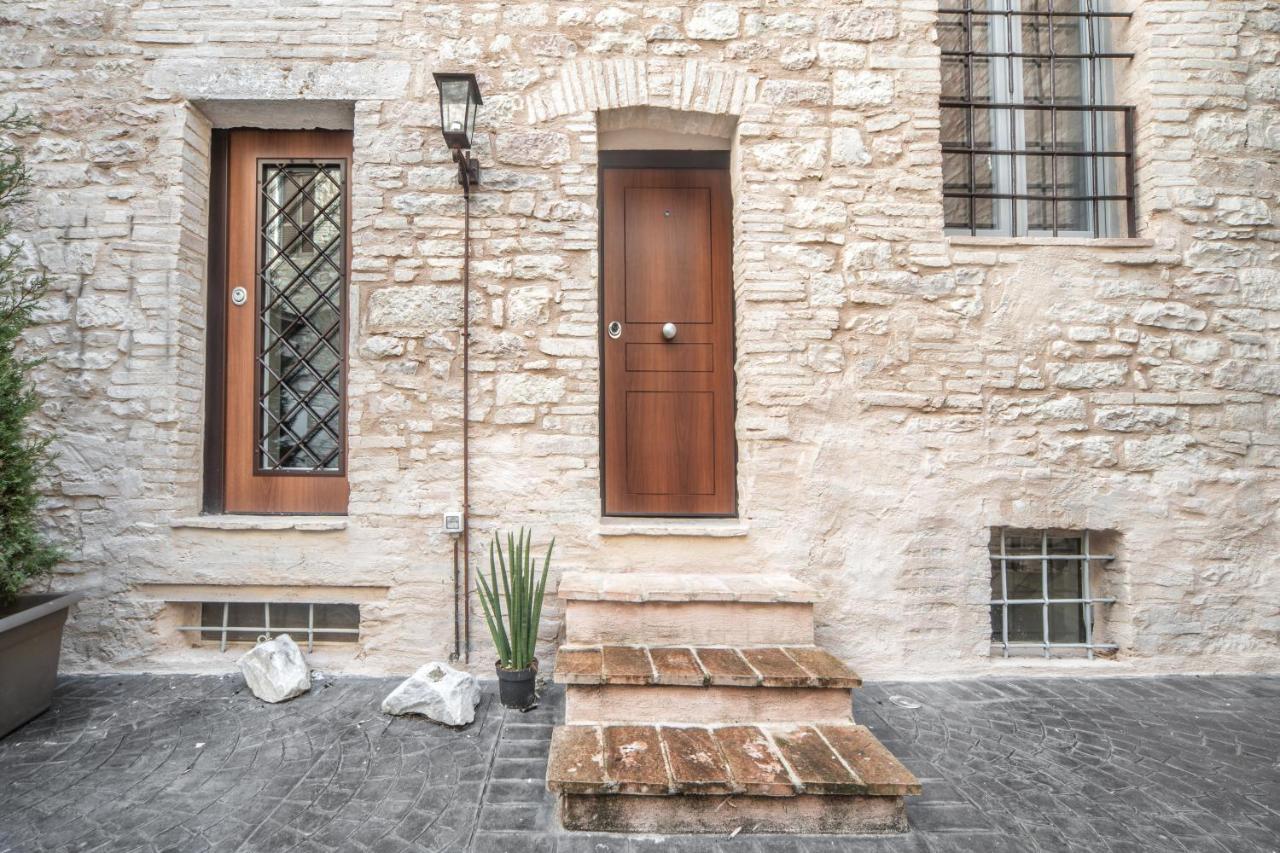 Palazzo Bozzoni Assisi Boutique Apartments Екстер'єр фото
